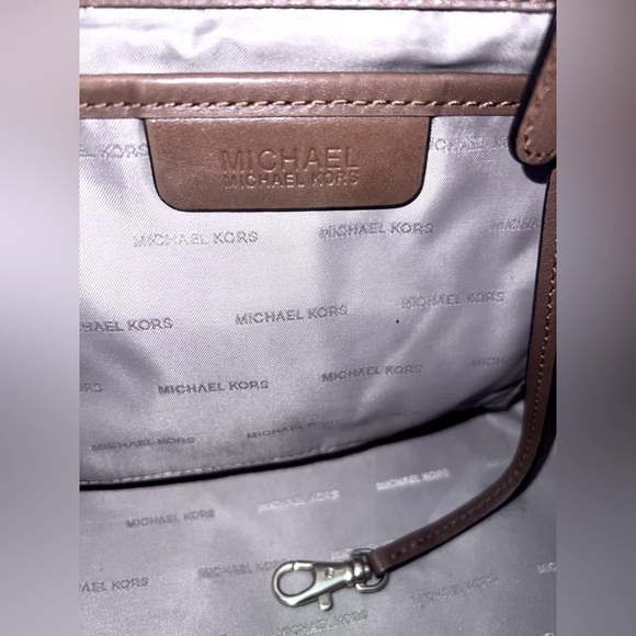 Michael Kors Emry Large Top Zip Tote - Picture 16 of 16